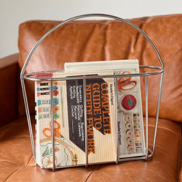Vintage Other - Heavy metal magazine rack